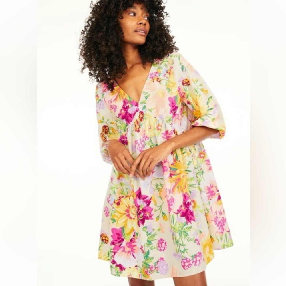 H&M Floral V-Neck Dress women’s‎ size medium
